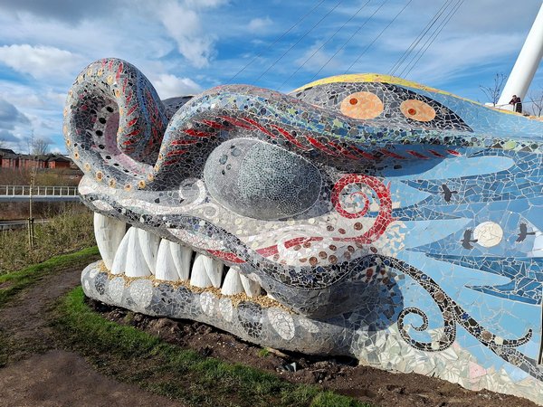 Mosaic sculpture of a serpent, Glasgow
